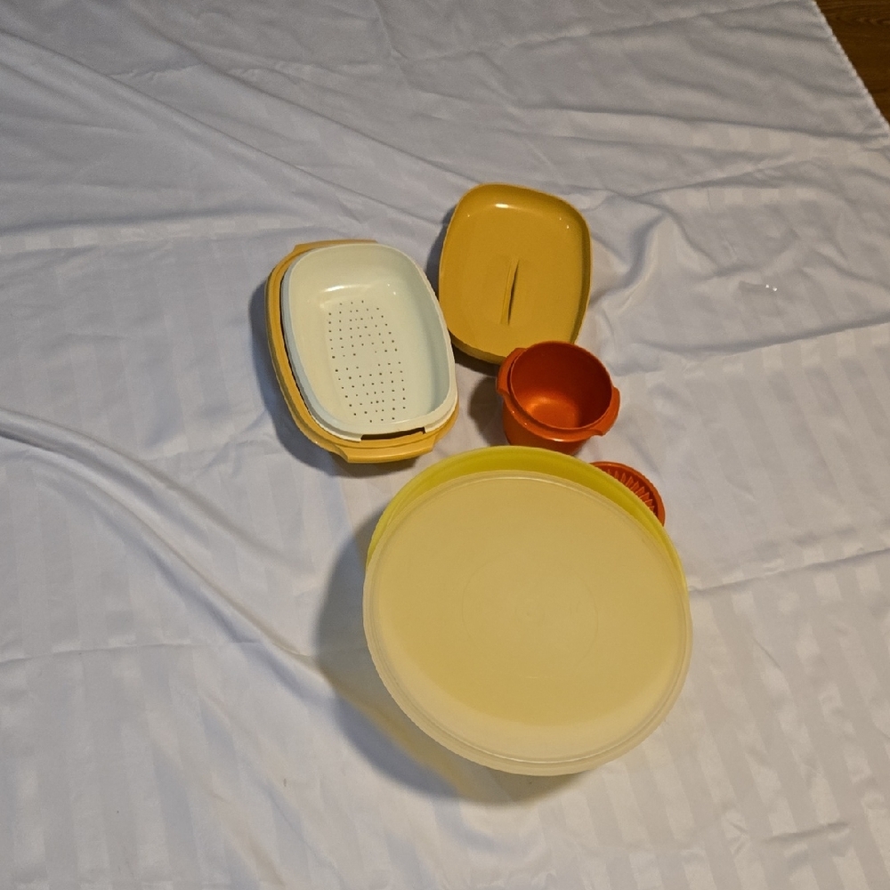 Tupperware Yellow and Orange Food Storage Set